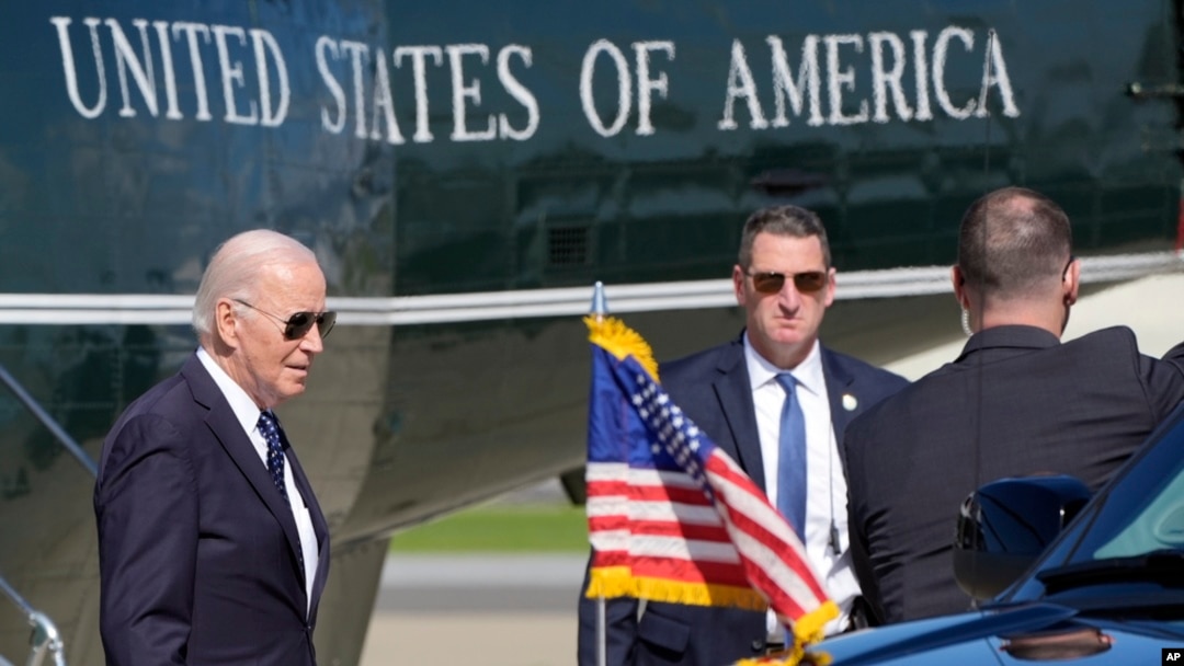 US President Joe Biden arrives on Marine One in Mountain View, Calif., for a campaign fundraiser Feb. 22, 2024.