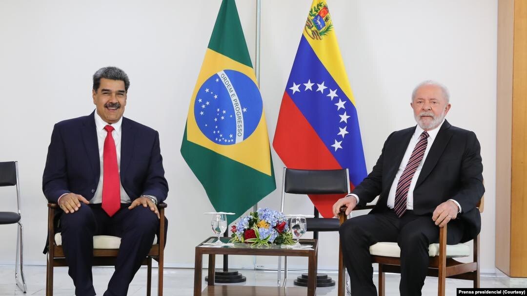 ARCHIVO - El presidente Luiz Inacio Lula Da Silva recibe al mandatario venezolano, Nicolás Maduro en el Palacio de Planalto, el 29 de mayo de 2023.