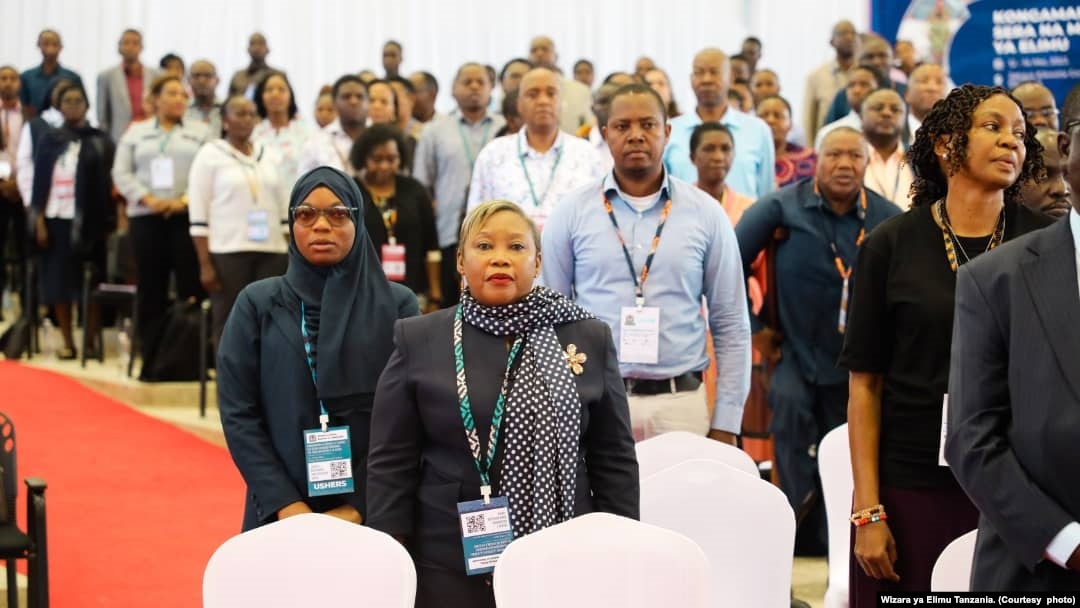 Baadhi ya wataalam walio kongamana la sera na mitaala ya elimu Dodoma, Tanzania.