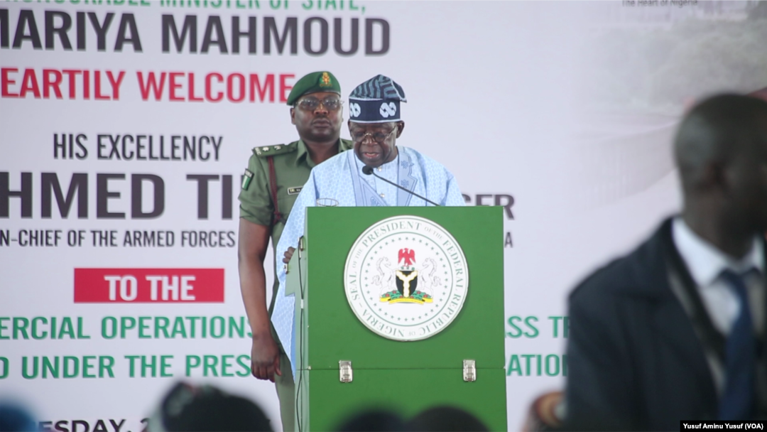 Tinubu Na Jawabi Lokacin Kaddamar Da Fara Ayyukan Layin Jirgin Kasa Na Abuja