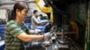 中國7月製造業活動連續第三個月萎縮