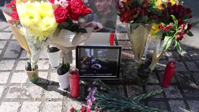 Russian Opposition Activists in Seattle Remember Navalny as Putin Claims Victory