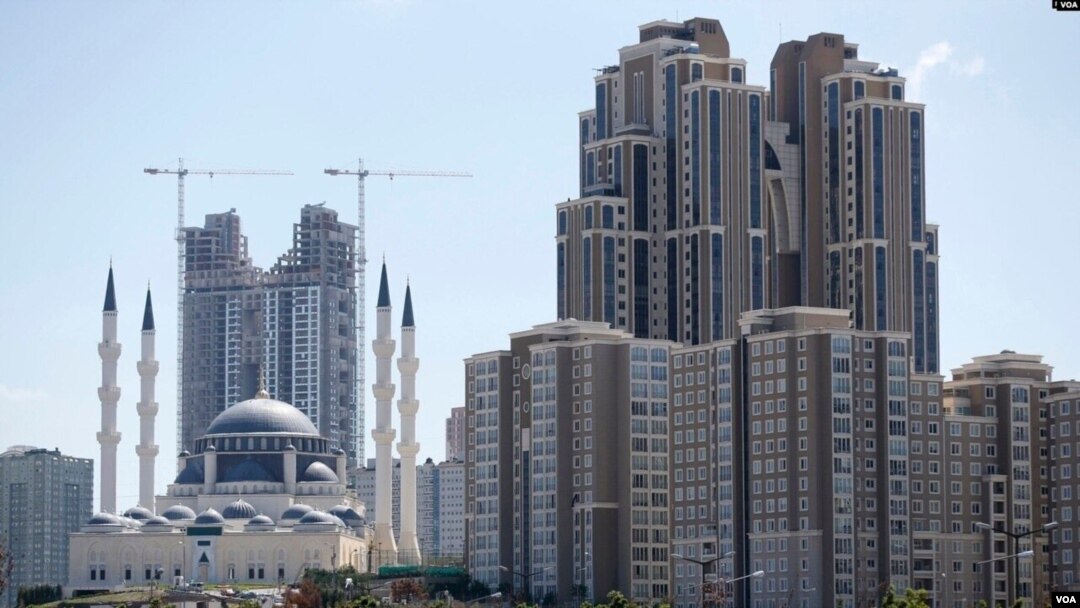 2023’te Ocak-Kasım döneminde toplam konut satışları son 9 yılın aynı dönemine kıyasla en düşük seviyeye geriledi.