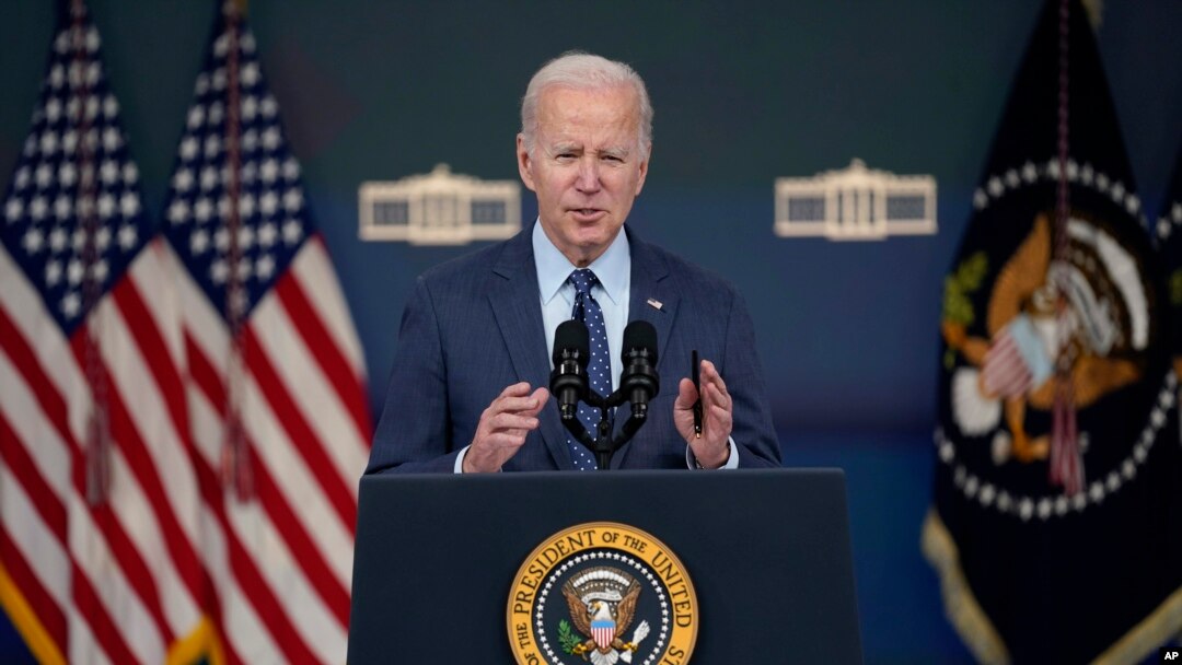 El presidente Joe Biden habla el 16 de febrero de 2023 en Washington sobre el globo de vigilancia chino y otros objetos no identificados derribados por el ejército estadounidense 