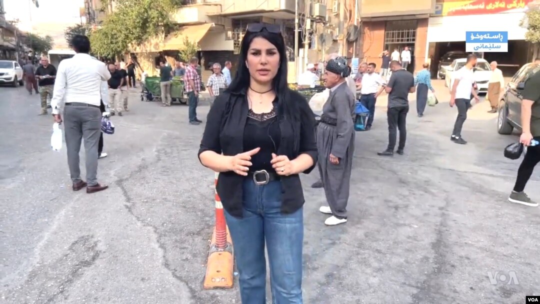 A screenshot of reporter Snur Karim doing a Facebook Live broadcast for VOA Kurdish in Iraqi Kurdistan shortly before authorities arrested her and video journalist Mohammed Azad Majeed. (VOA Kurdish)