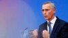 Secretário-geral da NATO, Jens Stoltenberg em conferência de imprensa depois de uma cimeira virtual da NATO na sede da NATO em Bruxelas, Fev. 25, 2022. 