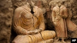 阿富汗艾納克地區一座寺廟內的佛像。(2010年10月12日）