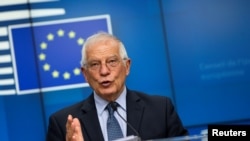 歐盟外交事務高級代表博雷爾(Josep Borrell)2020年6月15日在召集外交事務對話會後見記者。（路透社）