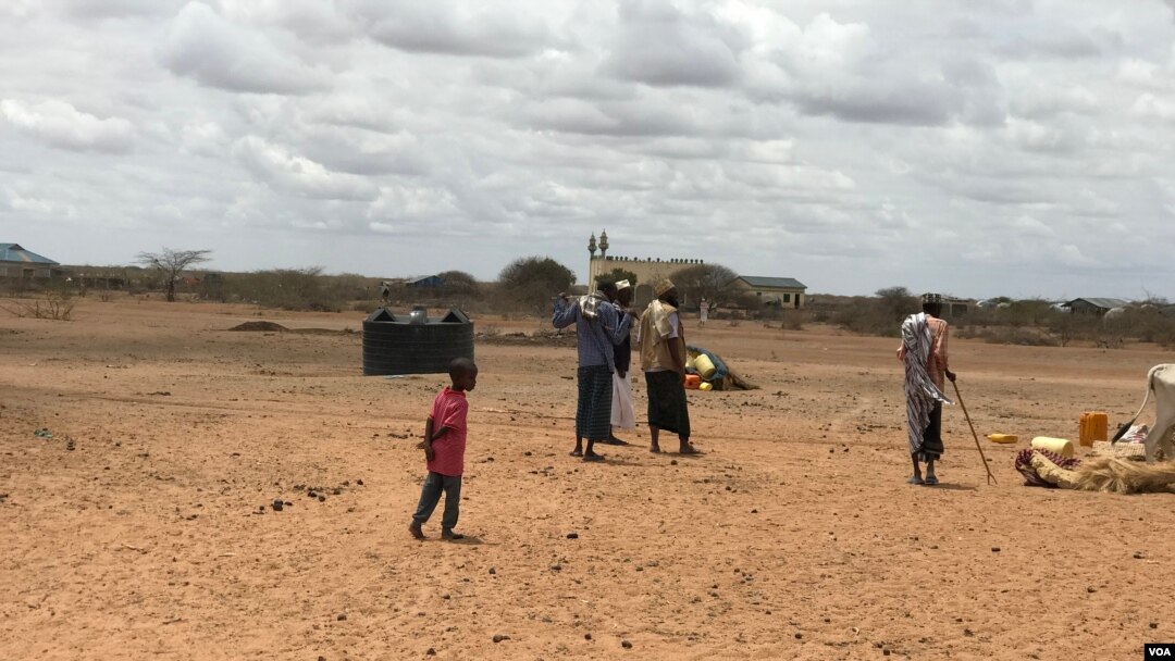 Wakazi wa Garissa wakiwa katika eneo la makazi yao.
