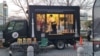 Un 'food truck' de arepas venezolanas cautiva paladares en Japón