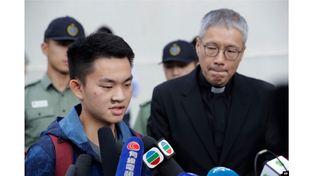 El sospechoso de asesinato alrededor del cual giraba la controversia sobre las extradiciones, Chan Tong-kai, fue liberado este 23 de octubre de una prisión de Hong Kong.