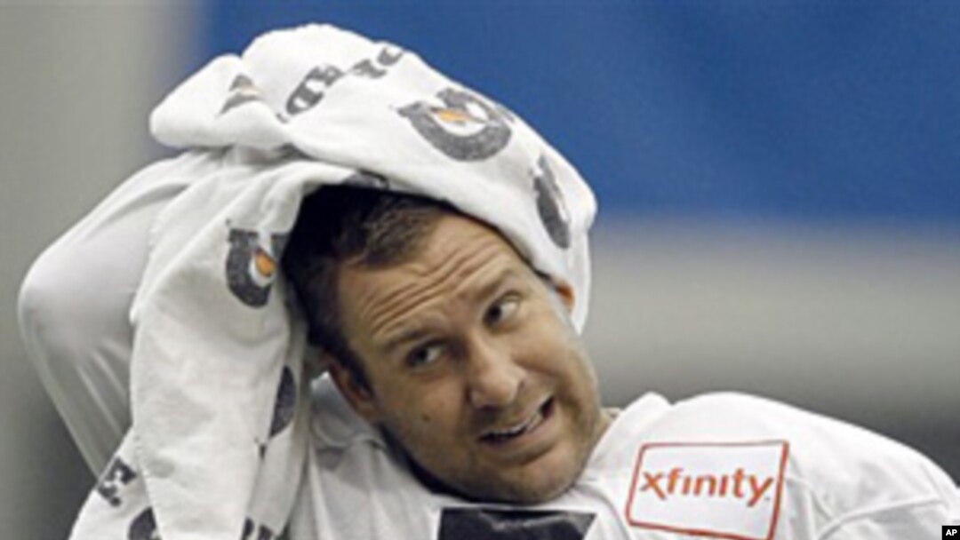 Pittsburgh Steelers quarterback Ben Roethlisberger during his first practice back after a four-game suspension, 05 Oct 2010