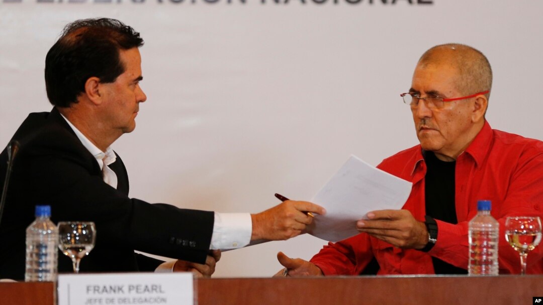 Previo a este acuerdo, hubo diálogos exploratorios entre enero de 2014 y marzo de este año en Ecuador, Brasil y Venezuela, países que actuaron como "garantes" junto al Gobierno de Noruega, mientras que Cuba y Chile actuaron como acompañantes.