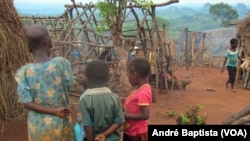Crianças moçambicanas no campo de refugiados de Kapise no Malawi. 