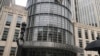 Arrestan a un hombre durante cuarto día de deliberación del juicio a "El Chapo" 