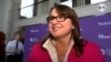 Victoria Alonso, presidenta ejecutiva de producción física y efectos especiales de Marvel, conversando con Voz de América durante un evento en Miami. [Foto: Antoni Belchi / VOA]
