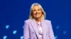 Primera dama Jill Biden da positivo a COVID, tiene síntomas leves