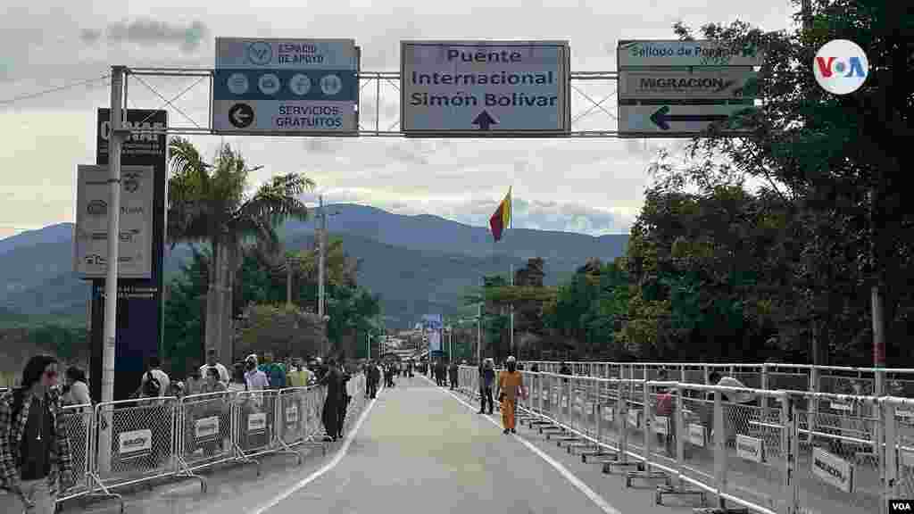 "Hoy es un día histórico para la región, para América del Sur, para América en general. La globalización es, antes que nada, una relación entre vecinos", dijo Petro en un discurso después del acto de reapertura de la frontera.