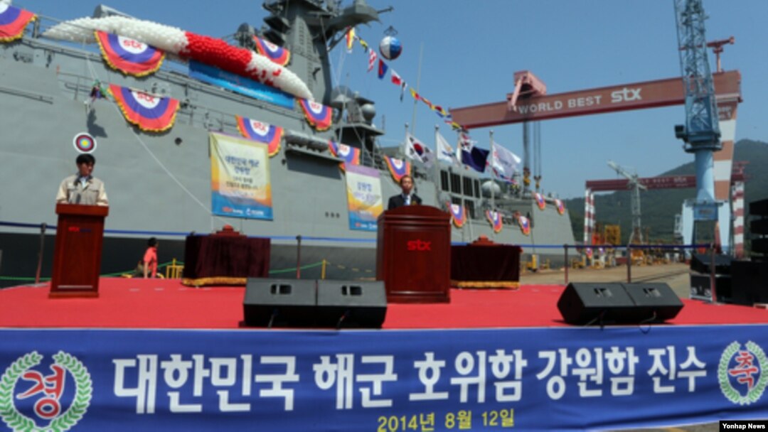 12일 경남 창원 STX조선해양에서 열린 해군의 네번째 차기 호위함 강원함 진수식에서 최문순 강원도지사가 축사를 하고 있다. 