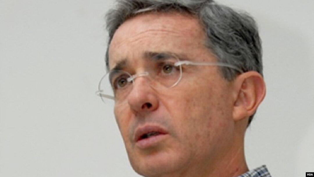 El ex presidente Álvaro Uribe fue internado en un hospital del departamento de Antioquia, según informaron sus familiares.