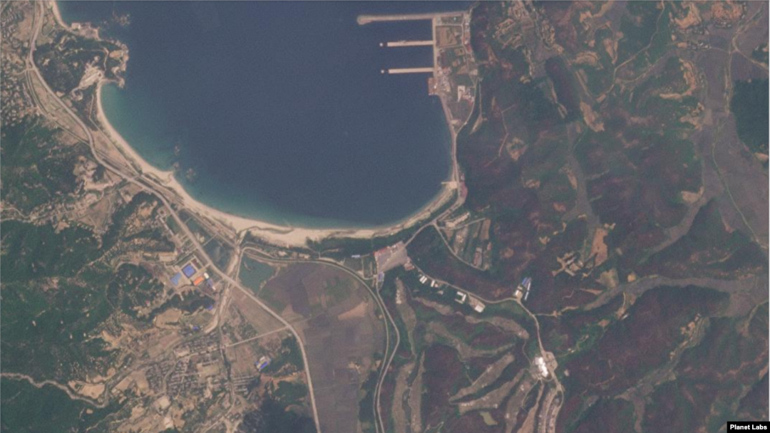 금강산 관광지구 일대를 촬영한 19일 자 위성사진. 자료=Planet Labs