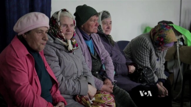 Ukrainian Town Cut Off By Military Struggles to Survive