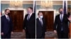 Majk Pompeo sa šefovima diplomatija Jermenije i Azerbejdžana Džejhunom Bajramovim i Zohrabom Mnatsakanianom (Foto: Reuters)