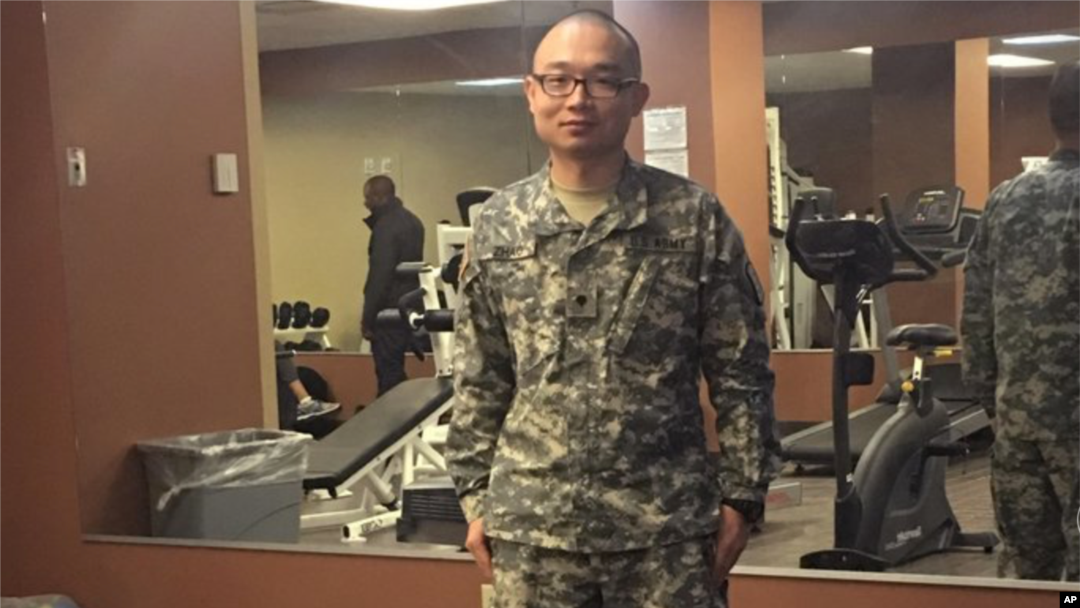 2018年2月穿著美軍軍服的趙姓中國留學生。
