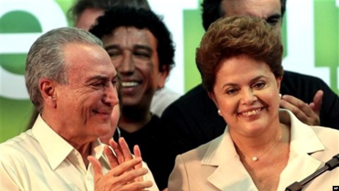 Michel Temer (esq) e Dilma Rousseff (dir) enfrentam processo de cassação