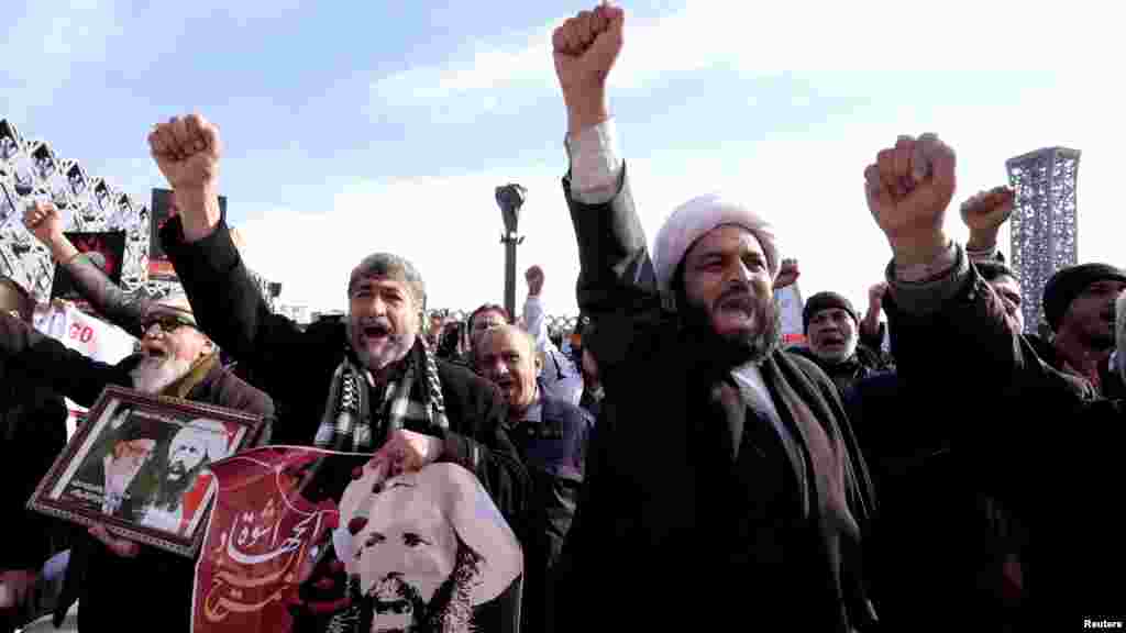Masu Zangazanga Na Nuna Kin Amincewar Su Da Hukuncin Da Kasar Saudiyya Ta Yanke Wa Malamin 'Yan Shi'a A Birnin Tehran, Janairu 4, 2016. 