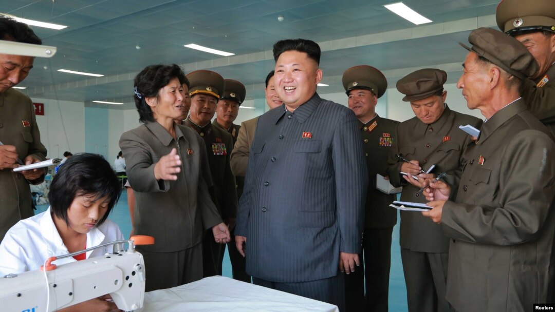 북한 김정은 국방위원회 제1위원장이 현대화를 마친 '10월8일 공장'을 현지지도했다고 북한 '노동신문'이 지난달 31일 보도했다. 이 공장은 일용품을 생산한다.
