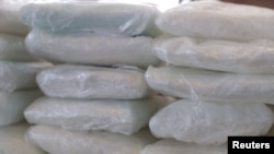 美國執法當局2019年在美墨邊境截獲的粉末狀芬太尼和甲基安非他命。