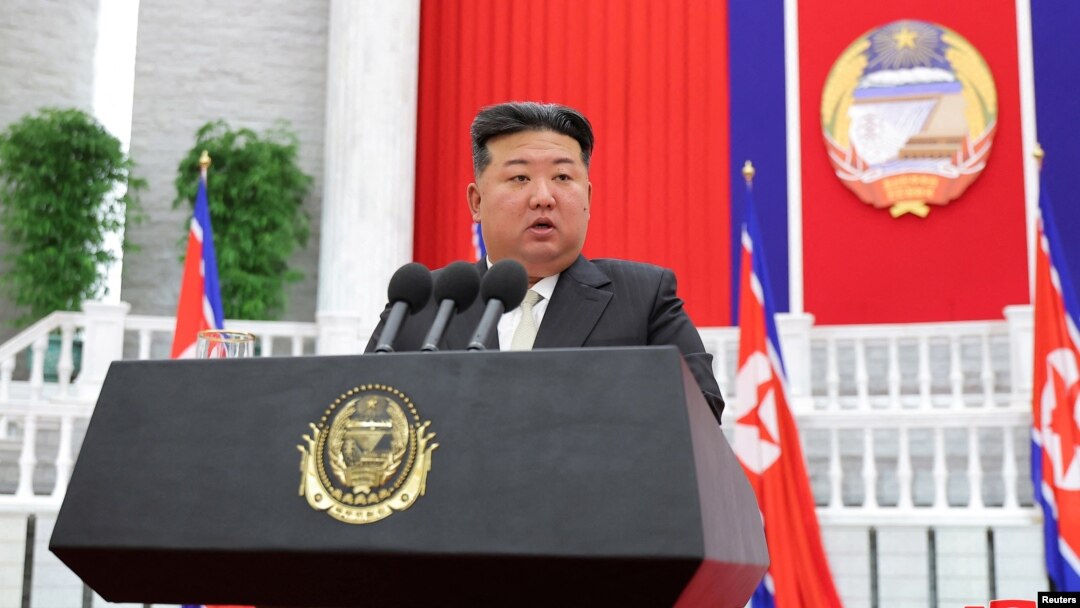 김정은 북한 국무위원장이 9일 북한 노동당 중앙위 본부청사에서 북한 9.9절 기념 연설을 진행하고 있다.