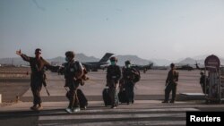  Maafisa wa Marine wa Marekani nchini Afghanistan