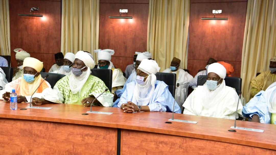 Ziyarar Sabon Sarkin Zazzau Ambasada Ahmed Nuhu Bamalli ga gwamna Nasiru El-rufa'i.