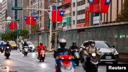 台北街頭飄揚著台灣旗幟。（2024年1月3日）