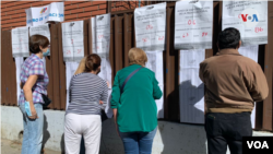 Colegio de votaciones en San Luis, en la organización El Cafetal, al este de Caracas, Venezuela, el 21 de noviembre de 2021. [Foto: Carolina Alcalde]