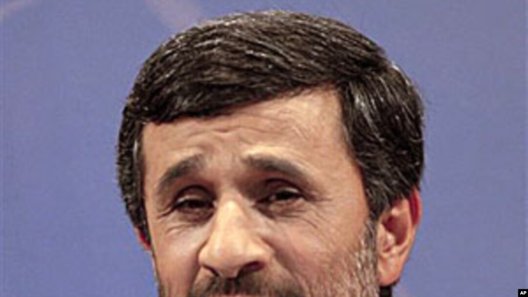 Iranian President Mahmoud Ahmadinejad speaks with media during a press conference in Tehran, Iran, 29 Nov 2010.