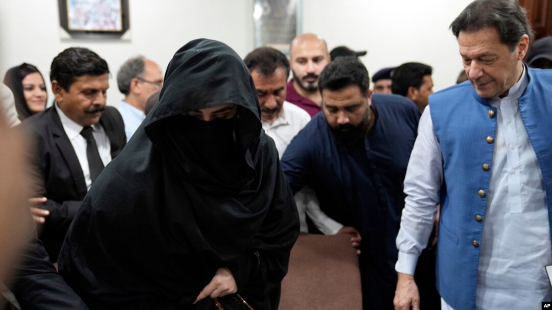 بشرا بی بی همسر عمران خان