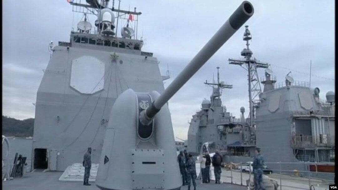美國海軍提康得羅加級導彈巡洋艦希洛號在日本橫須賀美國海軍基地向媒體開放。（視頻截圖）
