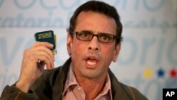 “Nos gustaría que existiese reconciliación y diálogo. No queremos golpe de Estado”, dijo Capriles.