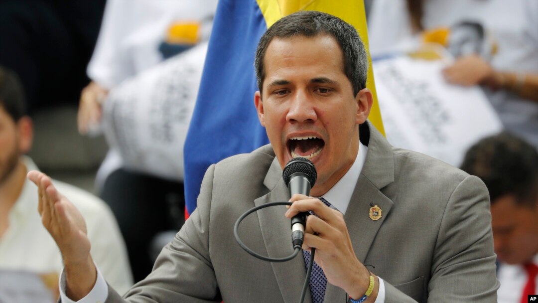 El presidente en disputa Nicolás Maduro pidió a Diosdado Cabello iniciar una "ofensiva" contra los "traidores", como califica a Juan Guaidó y a los diputados del gobierno encargado, por apoyar las sanciones de EE.UU.