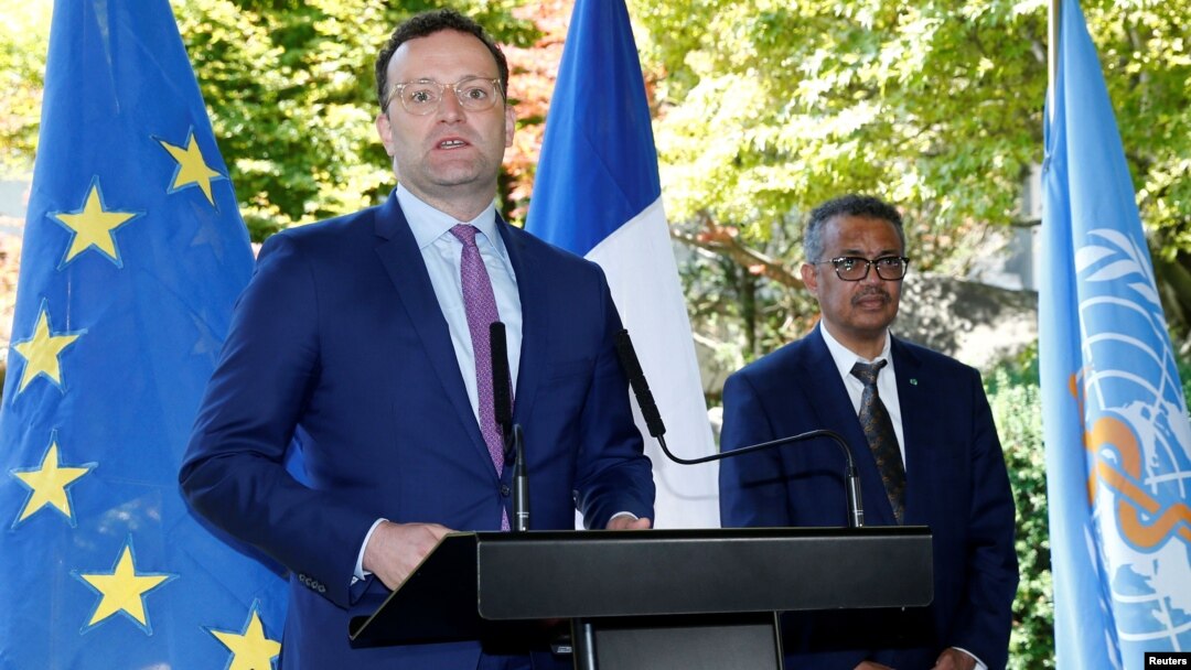 გერმანიის ჯანდაცვის მინისტრი იენს სპანი და ტედროს ადჰანომ გებრეიესუსი, ჯანდაცვის მსოფლიო ორგანიზაციის გენერალური დირექტორი.