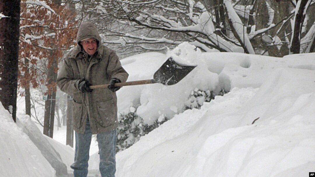 Americans in northeastern US struggled to dig out from blizzards that hit the region