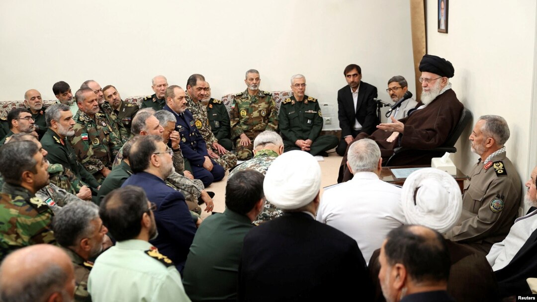 علی خامنهای، رهبر ایران، روز شنبه ۲۱ اپریل (دوم ثور) هنگام صحبت با شماری از فرماندهان ارشد کشورش