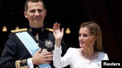 Los reyes de España, Felipe VI y doña Letizia, visitarán la Casa Blanca en septiembre.