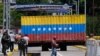 Un contenedor que bloqueaba el paso en el puente Simón Bolívar entre Cúcuta, Colombia, y San Antonio del Táchira, Venezuela, es retirado antes de que se reabra el cruce. Octubre 4, 2021.