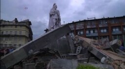 Major Quake Strikes Nepal
