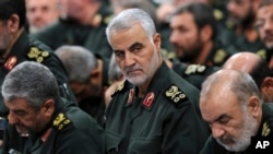 Un comunicado del Departamento de Defensa de EE.UU. indicó que “El general Soleimani (al centro) estaba desarrollando activamente planes para atacar a los diplomáticos y miembros del servicio estadounidenses en Irak y en toda la región”.