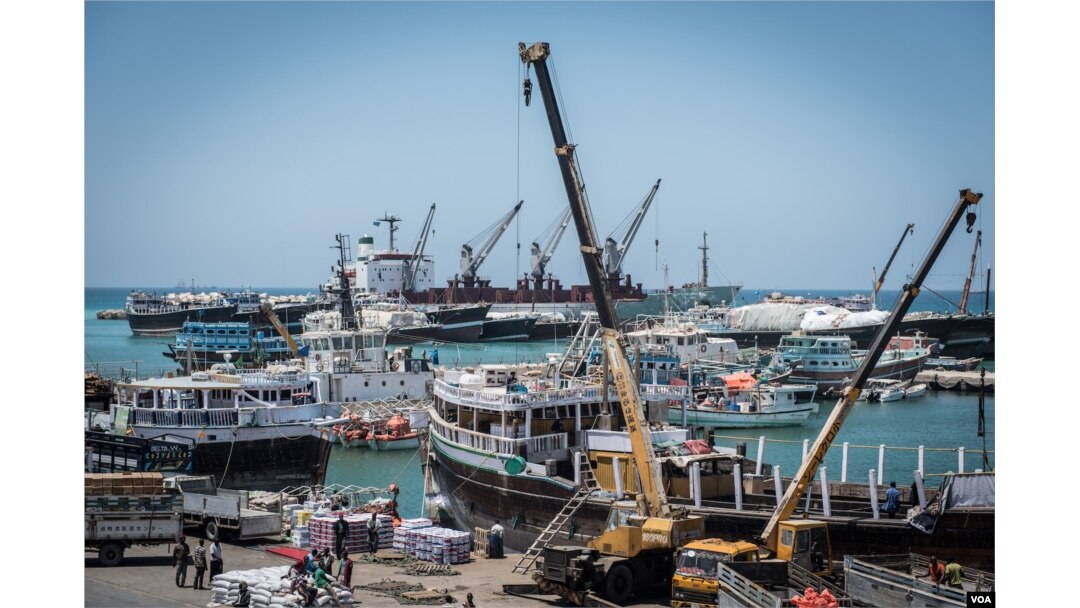 Bossaso port, the economic hub of northern Somalia, in late March 2018. (J. Patinkin/VOA)